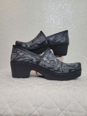 Dansko Black Grey Richelle Florar Print Raining Clogs with a Chunky Heel Size 39